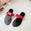 Designer-tofflor Kvinnor Designer Pretty Summer Sandals Beach Crocodile Skin Läder Flip Flops Sandali Mode Designs Sko Slides tofflor