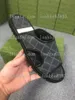 Mannen platte dikke pantoffels modeletters 3D-kleurendruk Baotou en open teen canvas lederen sandalen luxe comfortabele lichtgewicht antislip strandschoenen 39-48