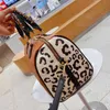 Fashion Lady Bag Pillows Womens Totes väskor präglade design leopardtryck 30 cm högkvalitativ handväska handväska