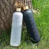 32 أوقية زجاجة مياه تحفيزية مع علامات الوقت الزجاجات الرياضية المضادة