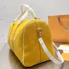 Unissex Crossbody Fashion Airport Package Bolsas de ombro Designer Couro amarelo Bolsas de letra branca