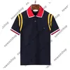 2022 Europa Itália Bordado abelha Polo T shirt High Street Manga Curta Emenda Lapel polos camisas Casal Mulheres Homens Estilistas de moda tShirts de luxo