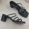 Sommer hochhackige Sandalen, Partymode, 100 % Leder, Damen-Arbeitsschuh, Designer, sexy Absätze, Damen-Metall-Gürtelschnalle, dicker Absatz, schwarze Damenschuhe, große Größe 34–41–42, mit Box