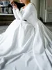 Elegant Satin A Line Wedding Gowns With Long Sleeves Modest Scoop Neck Backless Garden Boho Bridal Dresses Sweep Train Simple Fashion Robes de Mariee CL0484