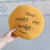 U Make Me Smile Word笑いクッション丸黄色のボールチョコレートビーンズスナックソファ装飾ボーイギフトJ220704