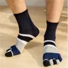 Мужские носки пяти пальцев в середине бочки осень и зимние мужчины хлопковые носки для носков