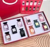 Charmante geur set 7,5 ml 10 stks fantastische roos lul Oud Wood Suede Neroli Cherry Peach Parfum Kit Geschenkdoos voor vrouw blijvende gratis levering