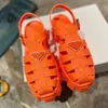 Nieuwste Designer Sandals Foam Rubber Sandal Dames Platform Slides Driehoek Metalen Slippers Ronde Teen Retro Loafers