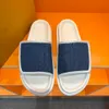 Verkoop van klassieke heren plat sandalen gesp met topkwaliteit merk Arizona Summer Beach Leather Dames Casual Shoes Slippers