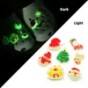 توهج في لعبة Croc Jibz Charm Dark Christmas Cartoon Pattern 2d PVC إكسسوارات أحذية مضيئة الزخارف دبابيس السد الفلورسنت حذاء حذائي تناسب اللوازم الحزب