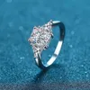 Cluster Rings Trendy 925 Sterling Silver 3ct D Color VVS1 Cushion Cut Moissanite 3 Stone Ring Women Jewelry Plated White Gold Engagement Rin