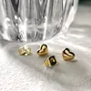 Stud Vintage Gold Color Coeur Boucles d'oreilles pour les femmes Girls en acier inoxydable Amour Dainty Wedding Party Gifts HDE69275Y