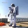 Spersonalizowany gigantyczny nadmuchiwany astronauta 6m Model figurki Air Blow Up Space Traveler duży kosmonauta na pokaz plenerowy