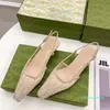 2022 Mulheres G Slingback Sandals Pump Aria Slingback Shoes são apresentados em malha preta com cristais Fechamento de fivela traseira do motivo de cristais