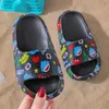 Süße Kleinkindschuhe Kinderkinderweiche Cartoon untere Nicht -Slip -Baby -Hausschuhe im Sommer Badezimmer Mädchen Kinderschuh 220615