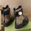 Herbst und Winter dicke Sohle Damenstiefel Leder runde Zehen flache Stiefeletten Mode schwarz Designer Chelsea Martin Boots im britischen Stil