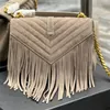 2024 Evening Bags College Medium Chain Bag Suede med fransar Chevron-Quilted Overstitching Top Handtag Läder axelband Crossbody Handbag Luxury