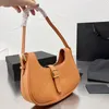 Кошельки женские Tote Hobo Bag Одноместный подмышечный плечо роскошные монеты кошельков дизайнерский кошельщик повседневные покупки Half-Moon Bags Damies Armpit мешок вязание крючком