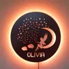 Gepersonaliseerde Fairy op de maan LED-nachtlampje Aangepaste naam Houten wandlamp voor kinderen Meisjes Jongens Geschenken Home Decor Verstelbaar licht 220623