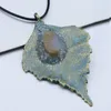 Colliers pendentifs gratuits à partir de 6 pièces/lot coquille naturelle Druzys Quartz pyrite incrusté d'améthystes feuille d'alliage d'érable guérison collier Chakra Reiki