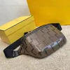 مصممة فاخرة Womens Weistpacks حقائب الخصر حقيبة يد نقش قماشية أزياء Bumbag كبيرة على الجدران حقائب يد السفر Crossbody215V