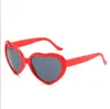 Atacado coração óculos de sol feminino bonito amor óculos vintage marca designer rosa óculos de sol forma para festa