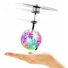 Детские индукционные летающие шар красочный вертолет светодиодный кристалл мини беспилотворное самолет для подростков рождественский подарок 220321