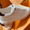 Casual skor varumärke time out kvinnor sneakers reser läder snörning sneaker 100% cowhide mode lady platt designer brev kvinna sko