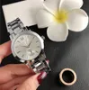 Montres de marque femmes fille luxe 3 broches cadran simple grandes lettres Style métal acier bande montre-bracelet à Quartz