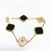 Designer Klassieke Lucky Clover Zwarte Onyx Armband 18K Wit Verguld Dames en Meisjes Valentijnsdag Moederdag Verlovingssieraden Vervagen Gratis