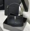 Borsa a tracolla da donna di design di lusso Borsa a tracolla da donna Il classico elegante semplice squisito mostra perfettamente il portamonete da donna con fascino elegante