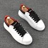 Stile classico Uomo Abito casual Scarpe da sposa per feste Sneakers moda all'aperto Stringate Vulcanize Graffiti Flats Mocassini in pelle crosta