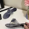 2022 designer de marca primavera e verão chinelos de fundo plano chinelos femininos geléia de doce transparente material de pvc 35-40 tamanho