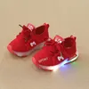 Sportliche Outdoor-Kinder-Turnschuhe LED LEGEN KINDER CLASSE SHOHS Jungen Baby Kleinkind leuchtet mit Mädchen Sport 1-5 Jahreathletisch