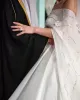 2022 Ballkleid-Hochzeitskleider, Brial-Kleid mit Umhang, schulterfrei, mit Perlen verziert, handgefertigte Blumen, Sweep-Zug, nach Maß, Tüll, Vestidos de Novia