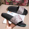 Designer gummi sandal Blommor brokad tofflor för män.