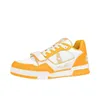 Scarpe firmate di lusso di alta qualità da uomo casual Scarpa Sneakers in pelle di vitello giallo e bianco fluorescente mkjjj00001