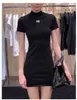 Elegante vestido de malha de manga curta para mulheres verão letras bordado malha emagrecimento básico bodycon midi vestido senhora 220513