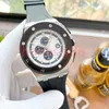 Un quarzo da uomo orologi da 44 mm Casella in acciaio inossidabile in acciaio inossidabile Cinta in gomma Sapphire Meccanico Orologi da polso impermeabile luminosi Montre de Luxe Watch