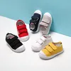 Athletic Outdoor Kids Shoes Girls Boys Top Brand Sneakers Canvas Toddler Breattable Spring Running Sport Baby Soft Casule Sneaker för 1-3Y