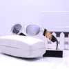 Lunettes de soleil de mode pour hommes Femmes Luxury Polarise Designer Sunglass Small Frame UV Pretection Eyeglasses Lunetes de Soleil Beach Lady Goggle Eyeglass Trendy