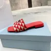 Sandalo con tacco alto in gomma da donna Sandalo con plateau e frutta Pantofola estiva Colori caramella in rilievo Outdoor Beach Flip Designer donna Slides