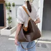 مصممة حقائب النساء كروس كتف الكتف محافظ النساء يحمل حقائب اليد الفاخرة عالية الجودة حقيبة جلدية رشيقة