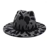 Berets Casual Cow Print Western Cowboy Hat All-Match Filt met lederen touw Jazz Top voor Carnival Cosplay Partyberets