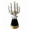 Hart Witch Hand Candlestick Creative Ghost Hand Palm Candle Holder för Halloween Dekorativ ljusstake Art Crafts Ornament H2203361467