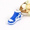 Zapatos de baloncesto llavero 3D moda deporte celebridad figura coche bolso colgante accesorios bolso llavero estudiante regalos