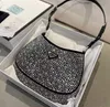 Novas bolsas femininas Cleo Designers Tote Shoulder Bags de cetim enfeitadas com cristal de alta qualidade feminina 2022 moda bolsas de axilas bling