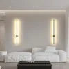 LED Wall Lamp Modern Black Line SCONCE Gedraaid 360 ° eenvoudige woonkamer tv -bank achtergrond slaapkamer bedkamer decoratieve verlichting