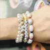 Charm armband fashionabla unika namn armband handgjorda sötvatten pärlor färgade pärlor