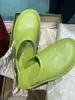 2021 Homens Mulheres Sandálias Chinelos Deslizamento Chinelos Designer Luxo Moda Salto Alto Plataforma Sapatos Baixos Borracha Candy Color Jelly Shoe Beach